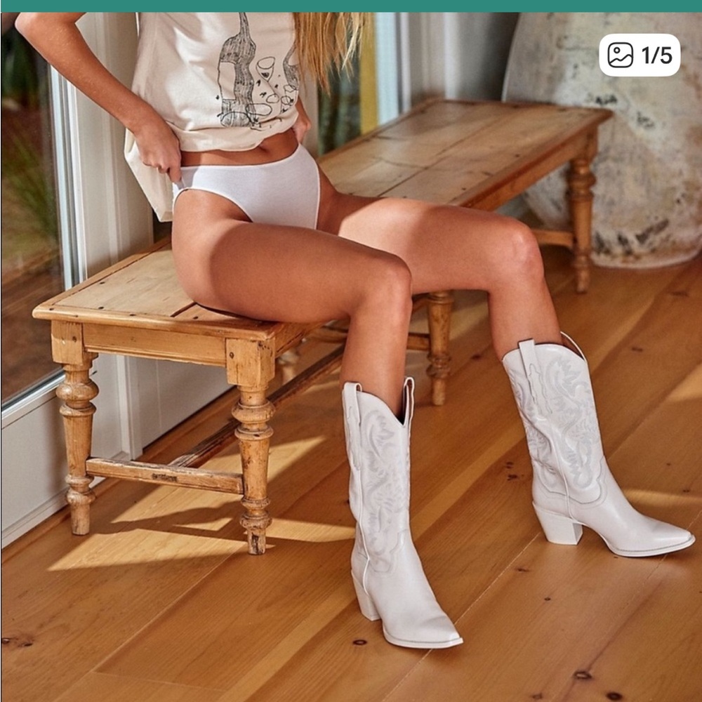 Jeffrey Campbell Dagget Cowboy Boots white western pull on 8 leather